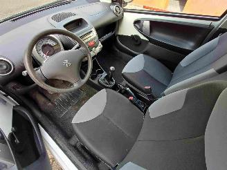 Peugeot 107 1.0 Access Accent airco  * MOTORSCHADE * picture 7