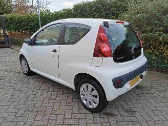 Peugeot 107 1.0 Access Accent airco  * MOTORSCHADE * picture 4
