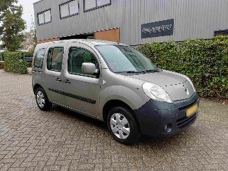 Coche accidentado Renault Kangoo Family 1.6-16V Expression invalide / rolstoel vervoer 2008/3