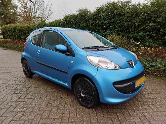 krockskadad bil auto Peugeot 107 1.0-12V XR airco 2008/5