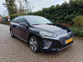 skadebil auto Hyundai Ioniq Premium EV 2018/6
