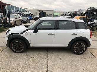 skadebil auto Mini Countryman 1.6i E6 93000 km 2016/4