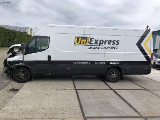skadebil bedrijf Iveco Daily 35S18 Aut. 3.0D 129kW MAXI 2023/4
