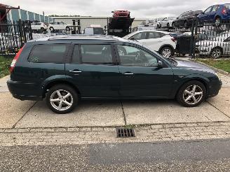 damaged passenger cars Ford Mondeo 2.5 v6 automaat combi 2006/5