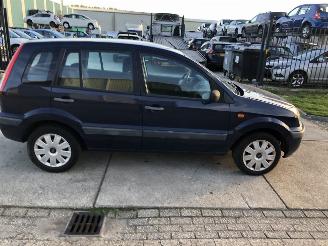 skadebil auto Ford Fusion 14i 16v 59kW 2009/10