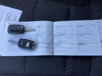 Kia Carens 17crdi 100kW E5 7 zitter picture 10