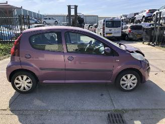 Voiture accidenté Peugeot 107 1.0i Active Airco 5 drs 2014/1