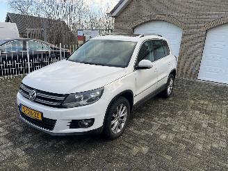 škoda osobní automobily Volkswagen Tiguan Weinig km !! 2012/4