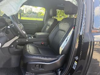 Land Rover Defender X-Dynamic / 4WD / 3.0 Diesel / Automaat / Panorama picture 6