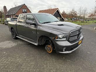 Dodge Ram Pick Up 1500 sport 5.7 V8 / 4x4 / Panorama picture 2
