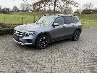 krockskadad bil auto Mercedes GLB 180d 2023/10