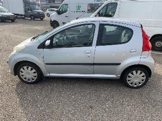 Peugeot 107 1.0 12V XS picture 8