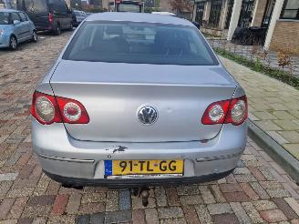 Volkswagen Passat 2.0 fsi comfortline picture 4