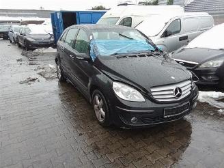 Vrakbiler auto Mercedes B-klasse B (W245), Hatchback, 2005 / 2011 2.0 B-180 CDI 16V 2008
