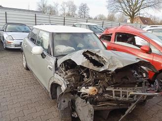 Uttjänta bilar auto Mini Cooper Mini (F55), Hatchback 5-drs, 2013 1.5 12V Cooper 2016/12