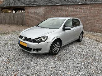 uszkodzony samochody osobowe Volkswagen Golf  2009/1