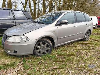 Sloopauto Fiat Croma 2.2-16V Emotion 2006/4