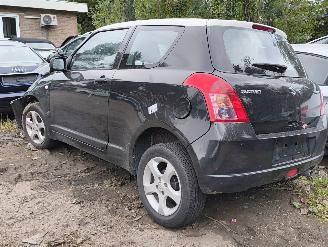 Coche siniestrado Suzuki Swift 1.3 GA 2008/5
