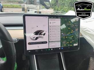 Tesla Model 3 Model 3, Sedan, 2017 Long Range AWD 75 kWh picture 12