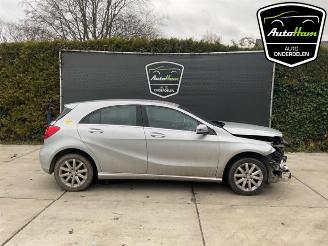 Vrakbiler auto Mercedes A-klasse A (W176), Hatchback, 2012 / 2018 1.6 A-180 16V 2013/12