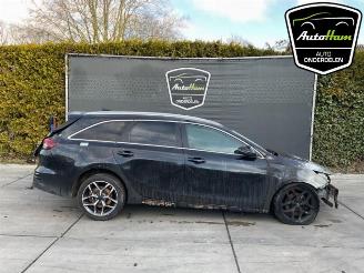 Auto da rottamare Kia Cee d Ceed Sportswagon (CDF), Combi 5-drs, 2018 1.6 GDI 16V PHEV 2022/6