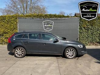 demontáž osobní automobily Volvo V-60 V60 I (FW/GW), Combi, 2010 / 2018 2.0 D4 16V 2014/11