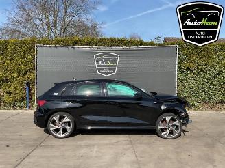Vrakbiler auto Audi A3 A3 Sportback (8YA), Hatchback 5-drs, 2019 1.5 35 TFSI 16V Mild Hybrid 2020/11