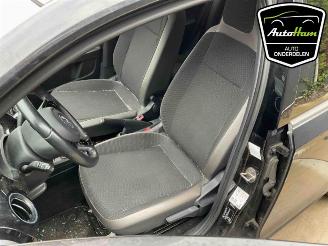 Volkswagen Up! Up! (121), Hatchback, 2011 1.0 12V 60 picture 16