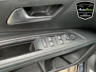 Peugeot 5008 5008 II (M4/MC/MJ/MR), MPV, 2016 / 2024 1.2 12V e-THP PureTech 130 picture 17