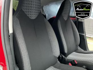 Peugeot 108 108, Hatchback, 2014 1.0 12V VVT-i picture 24