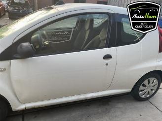 Peugeot 107 107, Hatchback, 2005 / 2014 1.0 12V picture 5