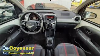 Peugeot 108 108, Hatchback, 2014 1.0 12V picture 2