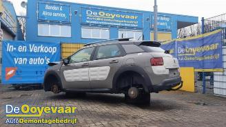 Vrakbiler auto Citroën C4 cactus C4 Cactus (0B/0P), Hatchback 5-drs, 2014 1.2 PureTech 82 12V 2015/1