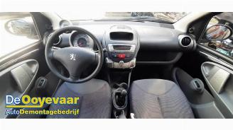 Peugeot 107 107, Hatchback, 2005 / 2014 1.0 12V picture 2