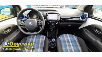 Peugeot 108 108, Hatchback, 2014 1.0 12V VVT-i picture 2