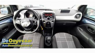 Peugeot 108 108, Hatchback, 2014 1.0 12V picture 2