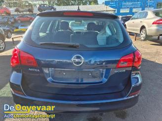 Opel Astra Astra J Sports Tourer (PD8/PE8/PF8), Combi, 2010 / 2015 1.4 16V ecoFLEX picture 16