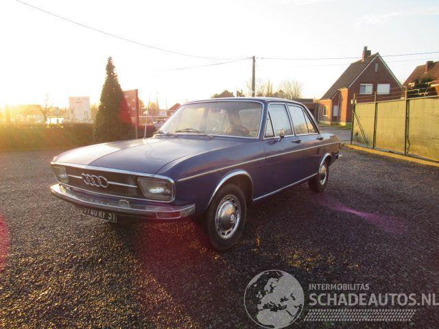 Audi 100 