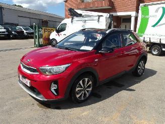 krockskadad bil auto Kia Stonic  2021/7