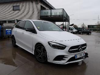 krockskadad bil auto Mercedes B-klasse  2023/12