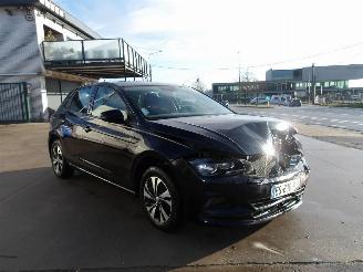 uszkodzony samochody osobowe Volkswagen Polo  2017/11