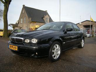 Damaged car Jaguar X-type 2.0 D 16_V (CF1) I4 sport sedan met oa leer, clima 2004/6