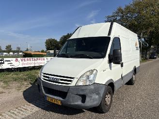 skadebil auto Iveco Daily 35S12 LANG + HOOG AIRCO 2008/9
