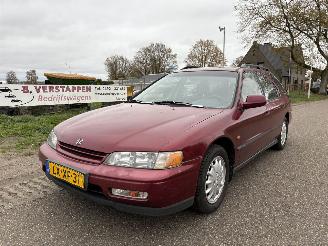 Damaged car Honda Accord Aerodeck 2.2i ES AIRCO 1995/9