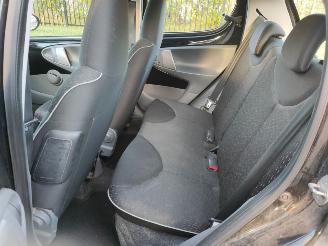 Peugeot 107 1.0 5 deurs airco picture 6