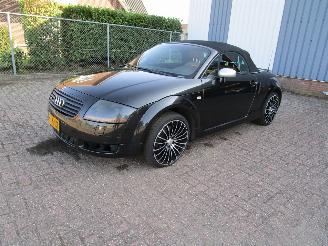 krockskadad bil auto Audi TT 1.8 Turbo 225 PK Cabrio Quattro 6-Bak 2002/10