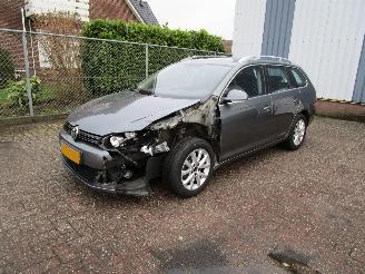 Unfallwagen Volkswagen Golf 1.6 TDI Navi Clima 2011/8