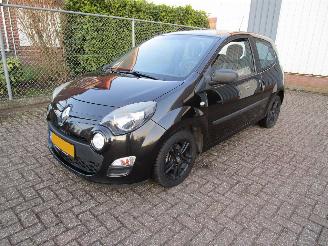 Vaurioauto  passenger cars Renault Twingo Airco Radio/CD 2014/1