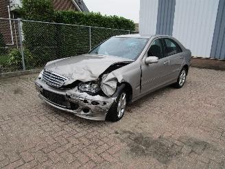 Damaged car Mercedes C-klasse 200 CDI Navi Clima Automaat 2009/12
