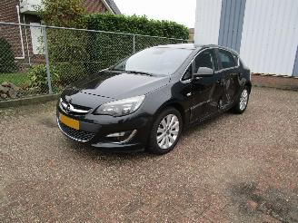 Schadeauto Opel Astra 1.7 CDTI Navi Camera 6-Bak 2014/2